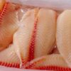 Nghiên cứu này đánh giá ảnh hưởng của mật độ giữ cá trước khi giết mổ và các phương pháp gây mê khác nhau (thermonarcosis (gây mê bằng nhiệt) và asphyxia (làm ngạt)) lên khí máu và các thông số sinh hóa máu, chất lượng thịt và đặc tính cảm quan của phi lê cá rô phi sông Nile. Kết quả cho thấy mật độ cao và ngạt nước làm tăng căng thẳng, tổn thương thịt và giảm chất lượng, trong khi mật độ thấp hơn làm giảm căng thẳng, tổn thương thịt và cải thiện chất lượng phi lê. Đặc biệt, việc xử lý cá rô phi đúng cách trước khi giết mổ, cụ thể là duy trì mật độ giữ thấp kết hợp với phương pháp gây mê thermonarcosis, có thể cải thiện kết cấu thịt, hương vị và giảm hao hụt trong quá trình nấu chín, đây là yếu tố quan trọng để duy trì chất lượng thương phẩm của phi lê cá rô phi.