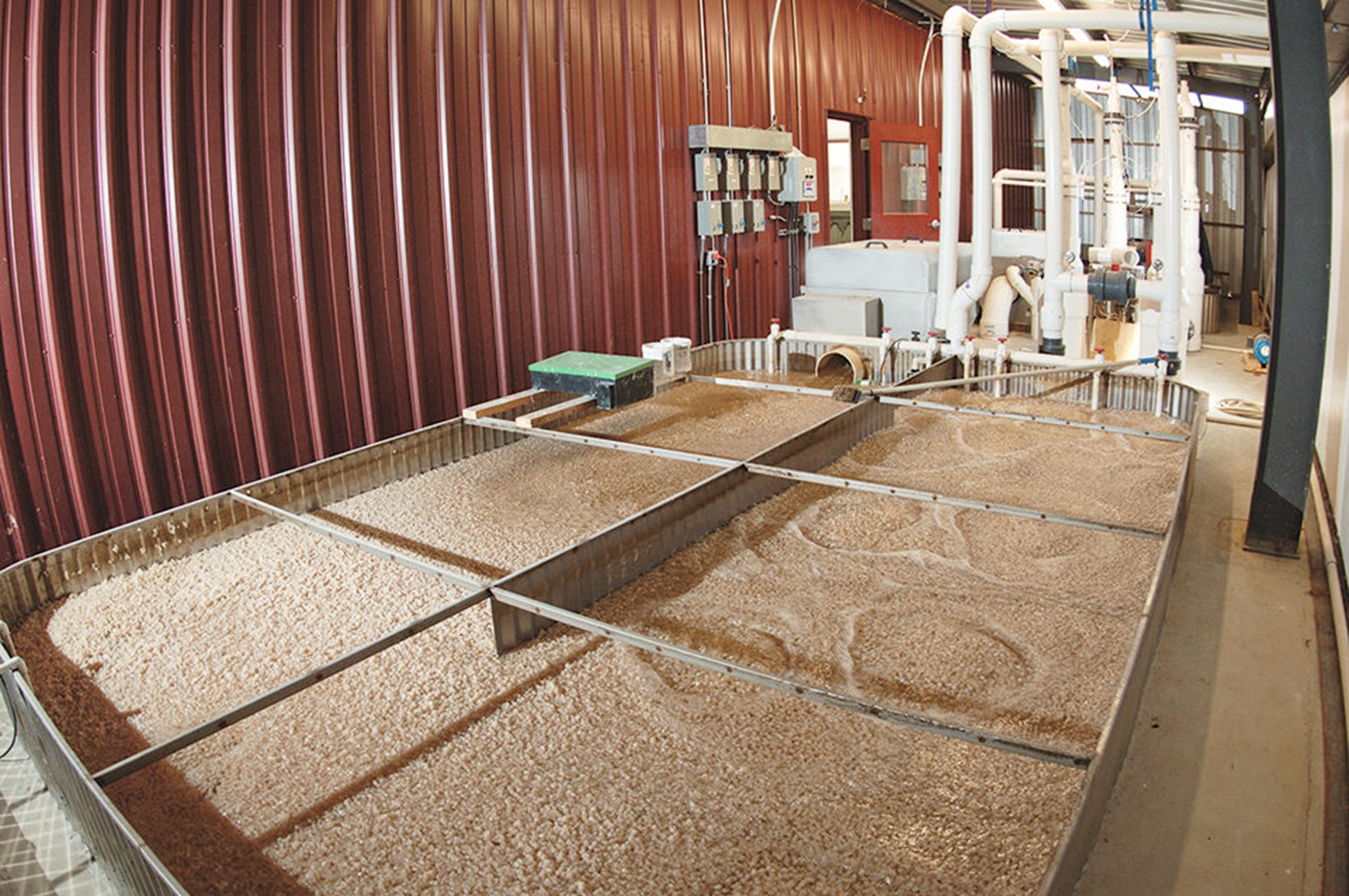 nuôi trồng thủy sản thương mại. Ảnh do Đại học bang Bắc Carolina, Khoa Nông nghiệp và Khoa học Đời sống cung cấp.