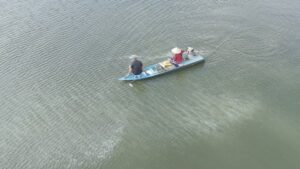 Tạt khoáng giúp tôm lột xác nhanh, mau cứng vỏ