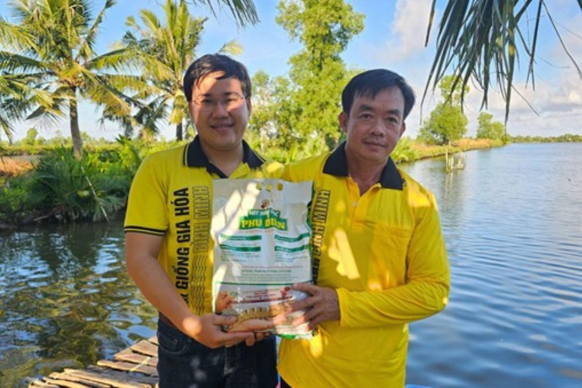 Nuôi Tôm Bền Vững: Giải Pháp Cân Bằng Sinh Học Từ Bình Minh Bình Minh mang đến cho bà con giải pháp nuôi tôm cân bằng sinh học toàn diện